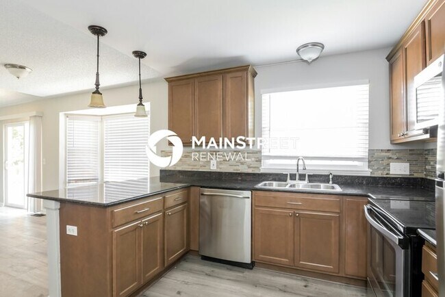 Building Photo - 3 Bedroom Pet-Friendly Home in LITTLETON, CO with Main Street Renewal