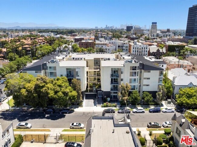 Building Photo - 600 Ridgeley Dr