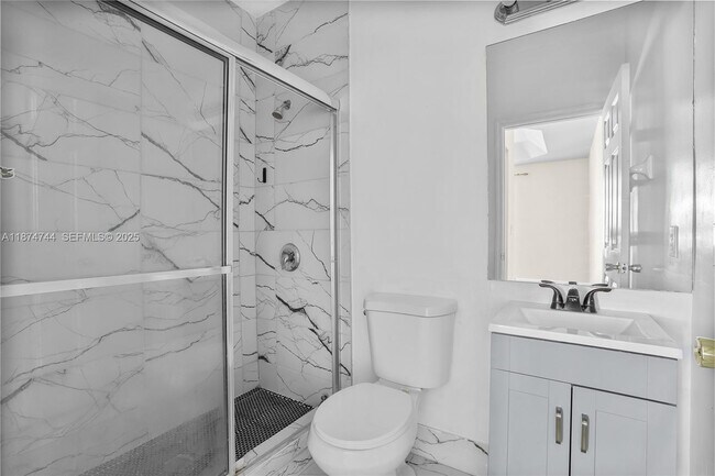 Building Photo - 1490 NE 33rd Ave