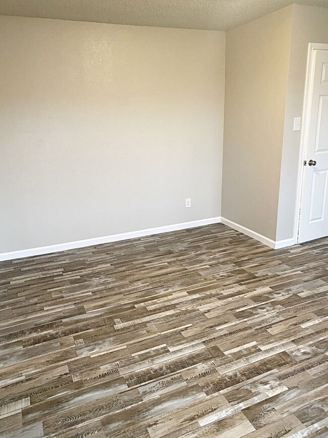 Building Photo - 5941 B Bedford Dr., Beaumont, TX 77708