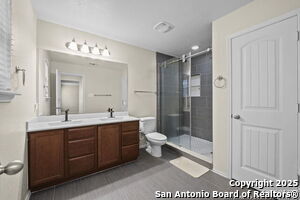 Building Photo - 220 Hinge Creek