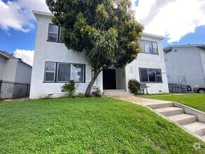 Building Photo - $1,995 - Spacious 2 bedroom in Long Beach ...