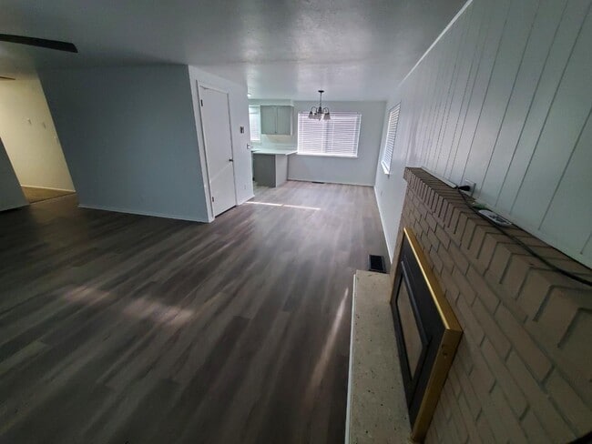 Building Photo - 14905 S Redwood Rd