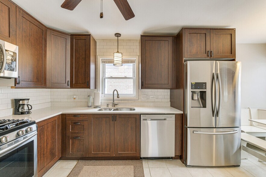 Building Photo - 12827 S Morgan St