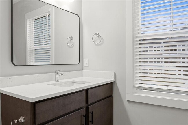 Building Photo - 1155 Marina Pkwy