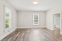 Building Photo - 2522 Iowa St