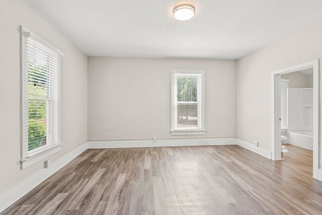 Primary Photo - 2522 Iowa St