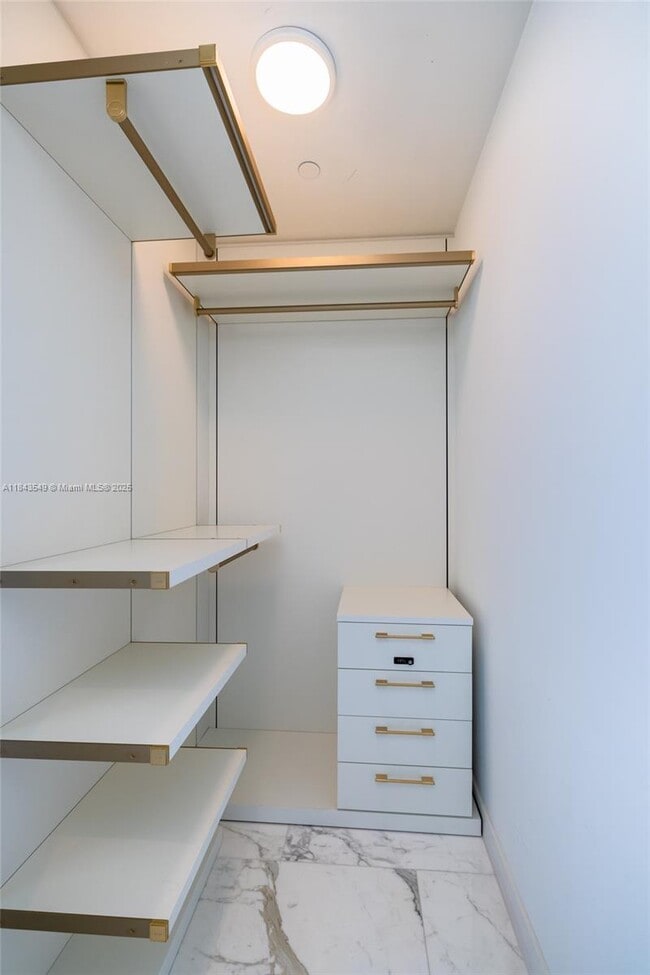 Building Photo - 15701 Collins Ave