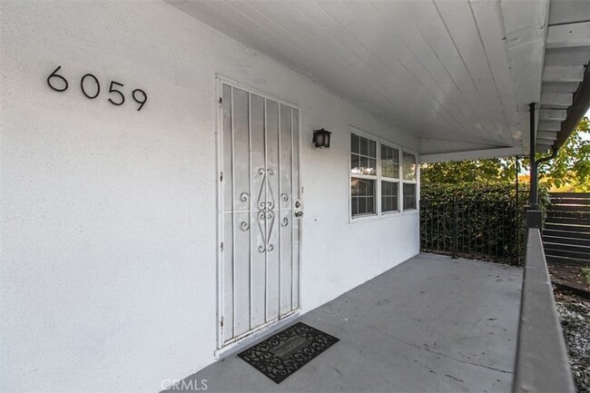 Building Photo - 6059 Vantage Ave