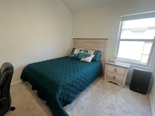 Building Photo - 27222 Woodridge Gln Dr