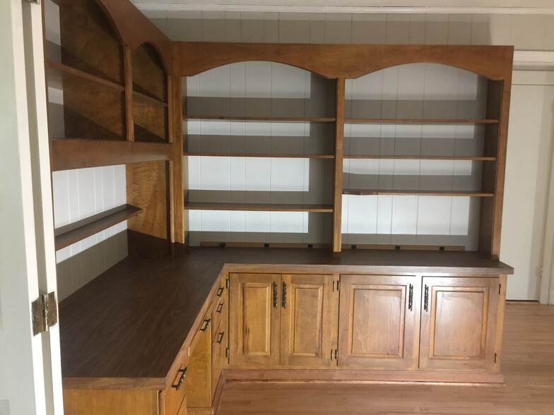 Office Room Built in Cabinets - 6035 Oak St