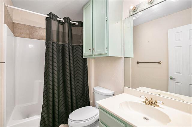 Building Photo - 1418 Holley Creek Ln