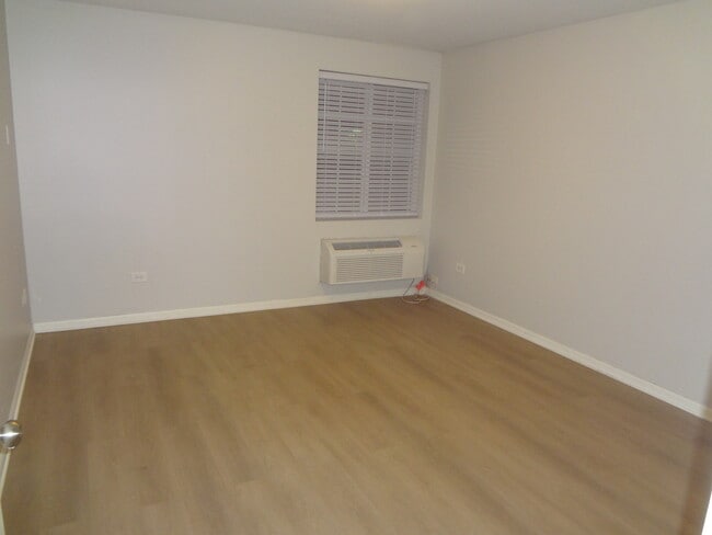 Building Photo - 2013 Silverstone Dr