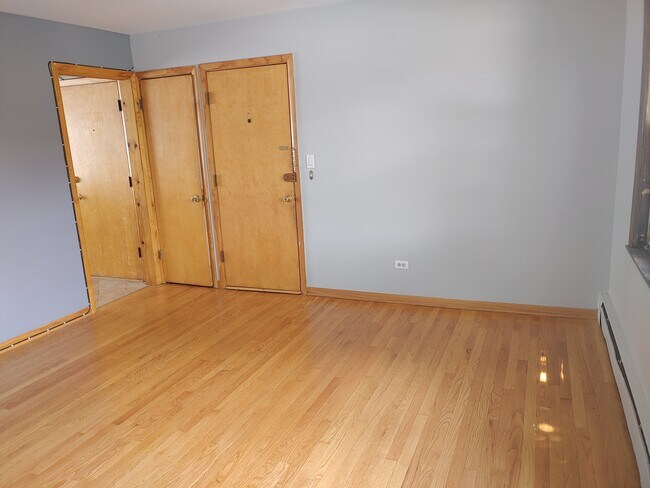 Building Photo - 6360 W Eddy St