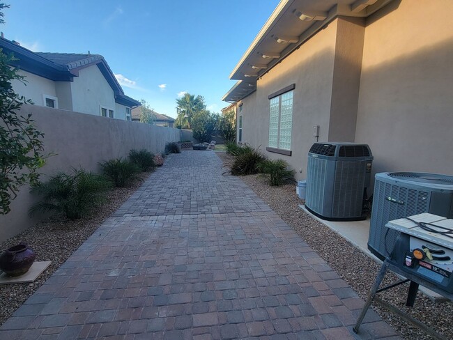 Building Photo - Captivating 5bd 4.5 bth in chandler