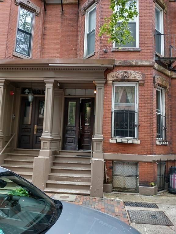 Building Photo - 84 Chandler St