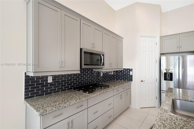 Building Photo - 11815 Leon Cir N