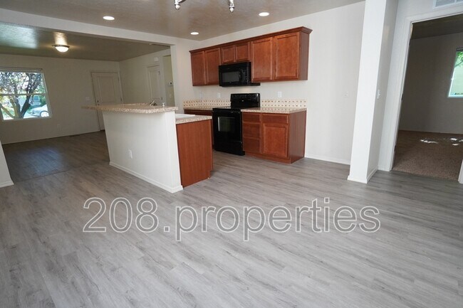 Building Photo - 201 W Lava Falls Dr