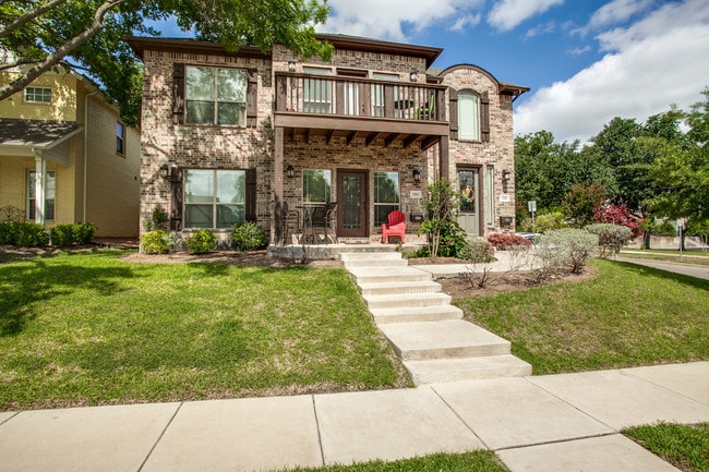 Building Photo - 2700 Merida Ave