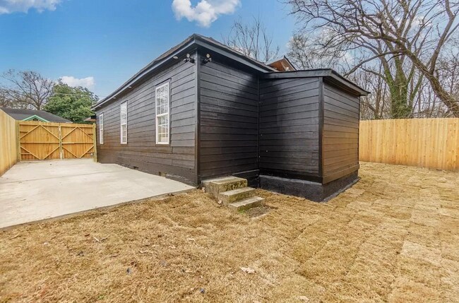 Building Photo - 2314 Brooklyn Ave