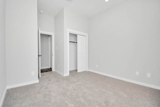 Building Photo - 8419 Berry Brush Ln