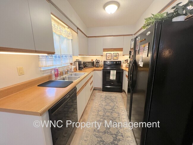 Building Photo - 53 Tipperary Dr
