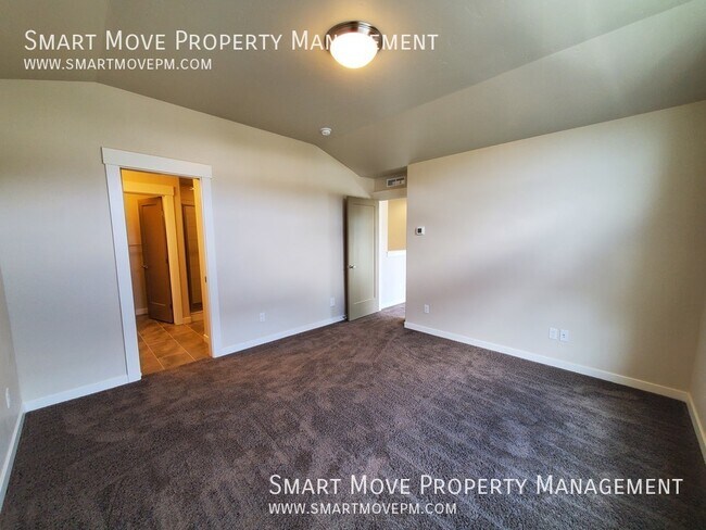 Building Photo - 3246 E Front Runner Ln