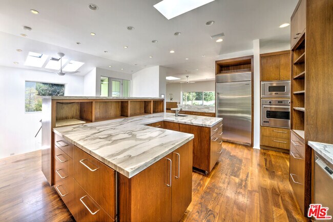 Building Photo - 6000 Philip Ave