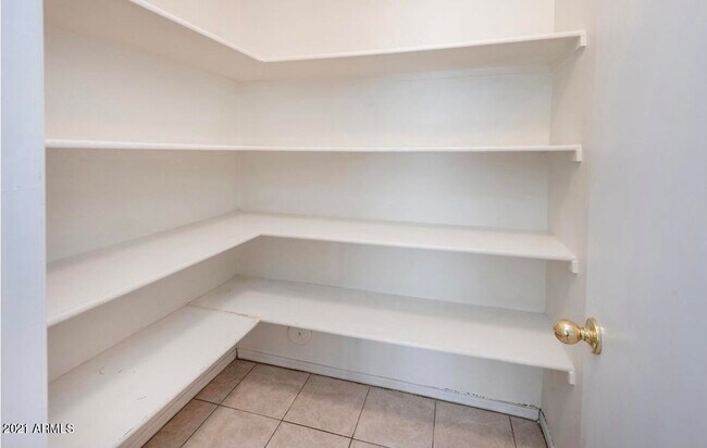 Building Photo - 12225 W Flanagan St