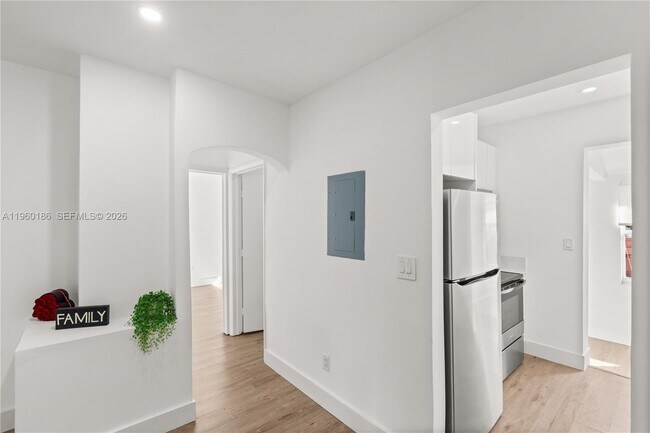 Building Photo - 2508 SW 10th St