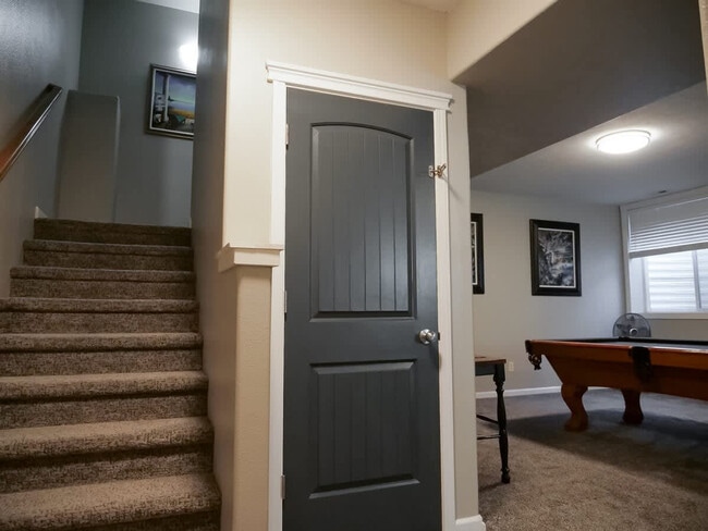 Building Photo - 151 Cub St W