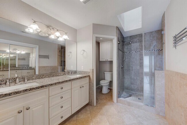 Building Photo - 2277 S Kirkwood Rd