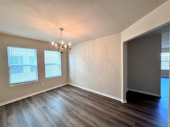 Building Photo - 5042 Ivy Fair Way
