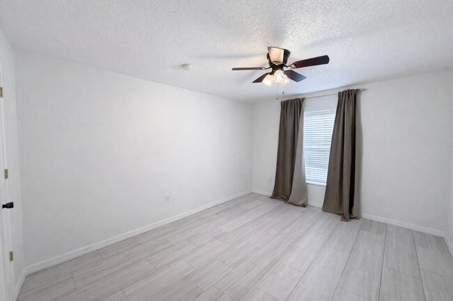 Building Photo - Updated 3-Bedroom Home for Rent – West Jacksonville