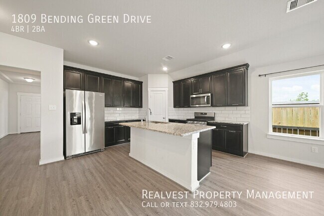 Building Photo - 1809 Bending Green Dr