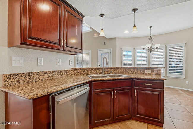 Building Photo - 6398 Franklin Summit Drive