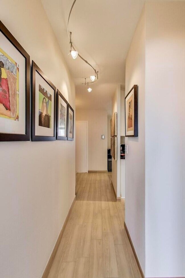 Building Photo - 1000 N Lake Shore Dr