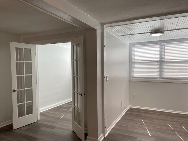 Building Photo - 2624 12th St N