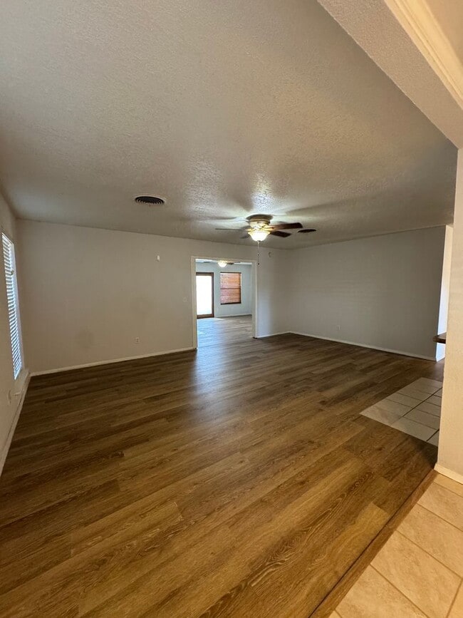 Building Photo - 5220 Jean Ave