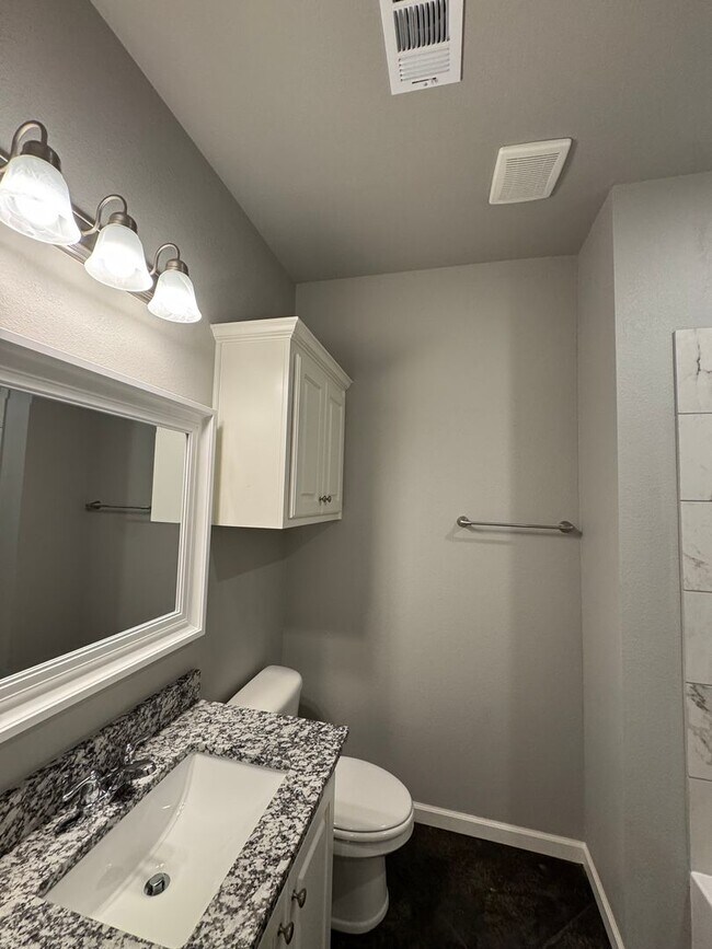 Building Photo - Located in Beacon Pointe!!!4bedrooms 2bathrooms 2 car garage NEWer Build 2025