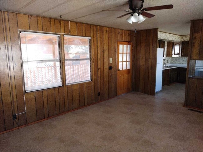 Building Photo - 14528 Annegret Dr