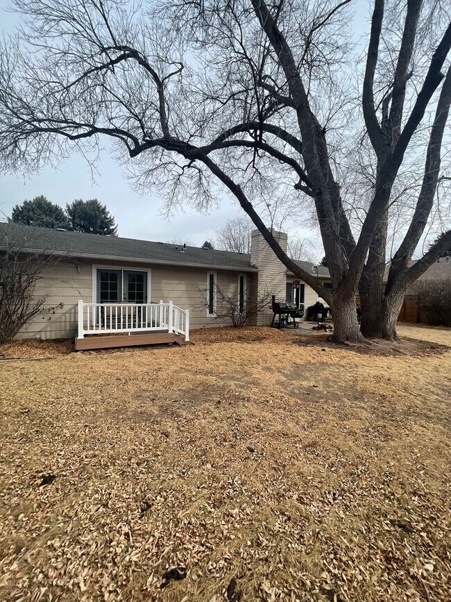 Building Photo - Cute Ranch Home w/ Fenced Yard and AC