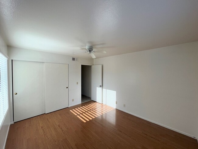 Building Photo - CONDO - OAK CREEK ESTADOS - VILLAGE OF OAK CREEK