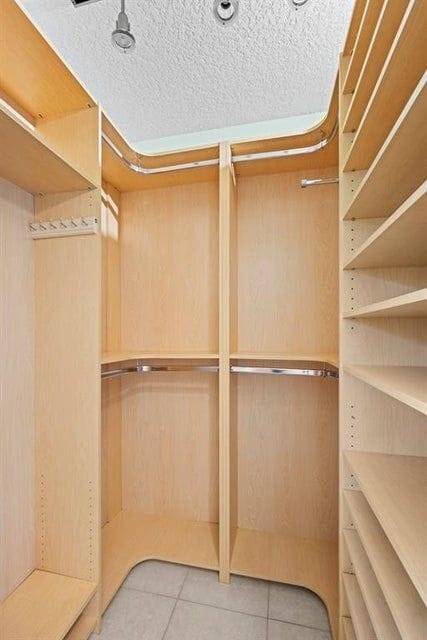 Building Photo - 2325 Barcelona Dr