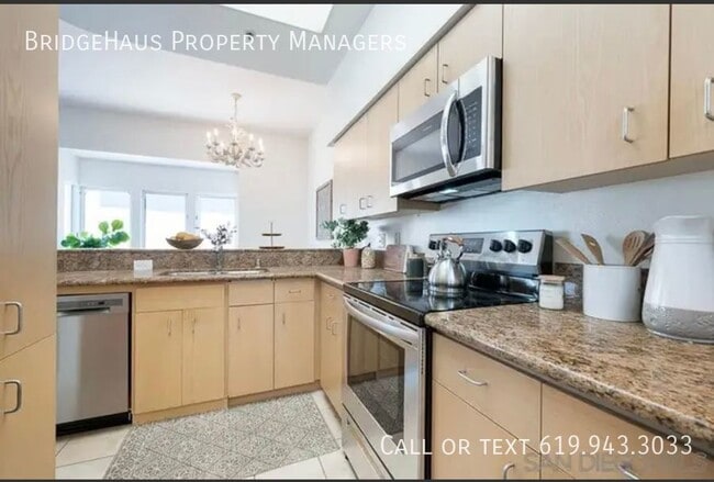 Building Photo - 655 Columbia St