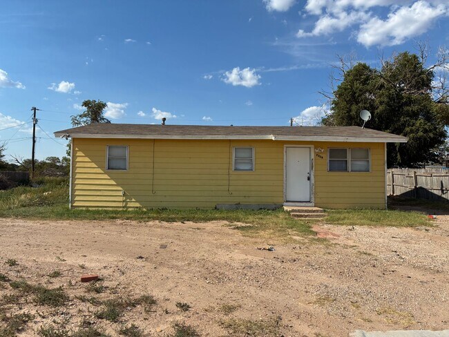 Primary Photo - Available Now! MOVE IN SPECIAL!!