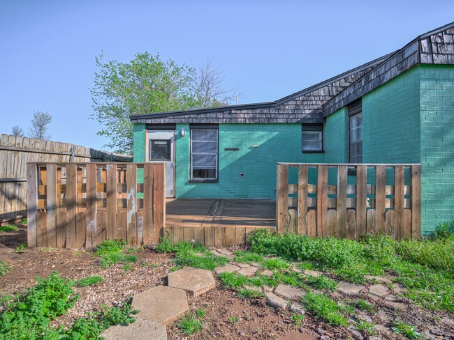 Building Photo - 5810 NW 41st St