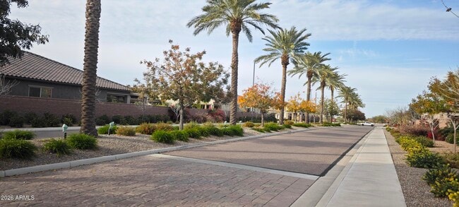 Building Photo - 401 E Torrey Pines Pl