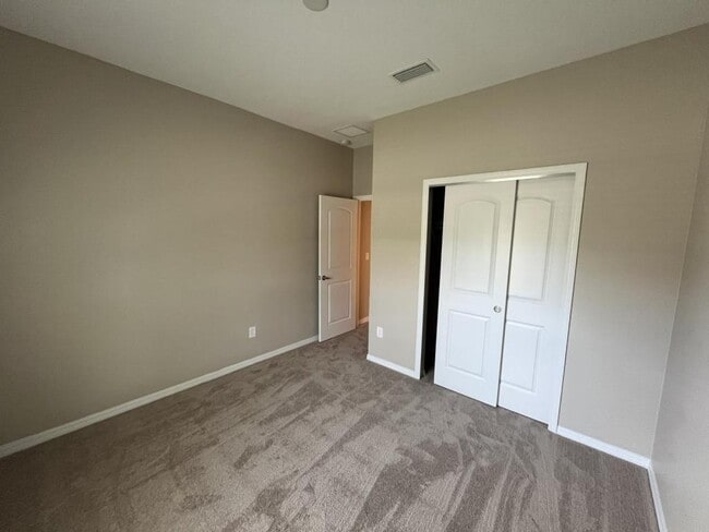 Building Photo - 12119 Ledbury Commons Dr