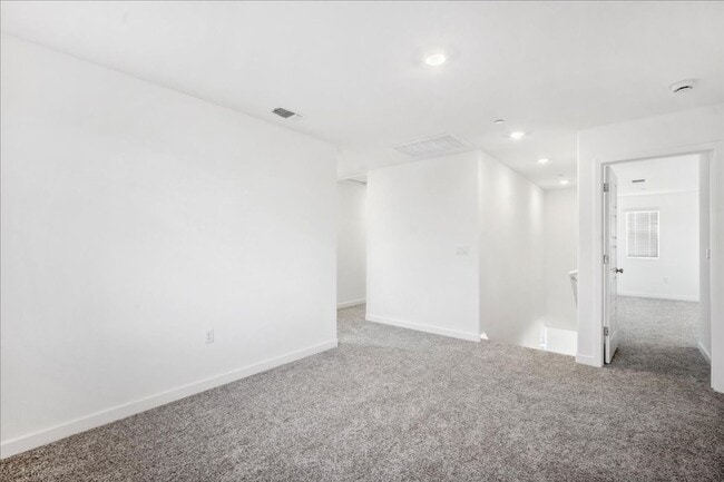 Building Photo - 2043 Lava Rdg Ct